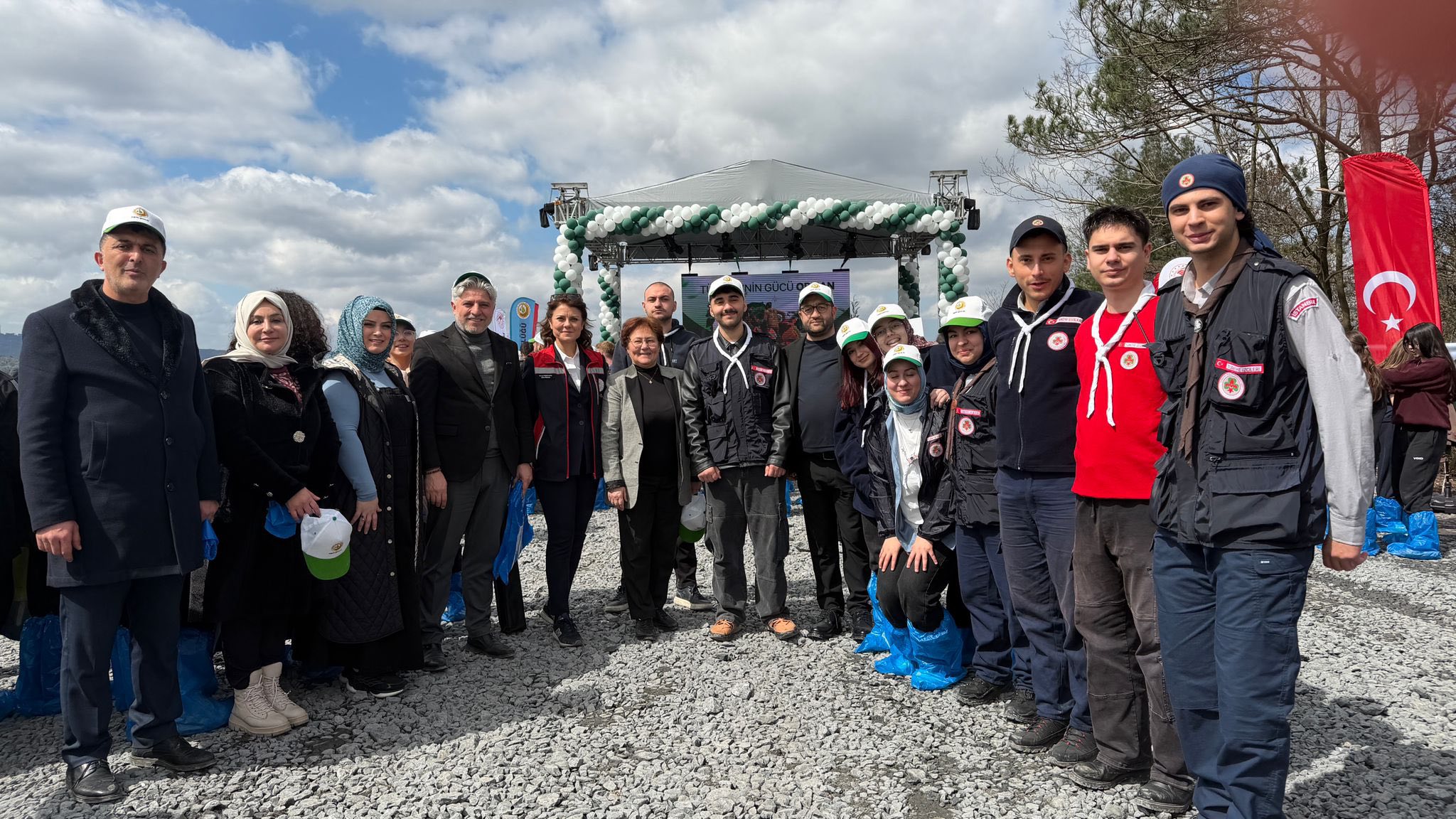 Dünya Ormancılık Günü ve Orman Haftası’nda Fidanlar Toprakla Buluştu