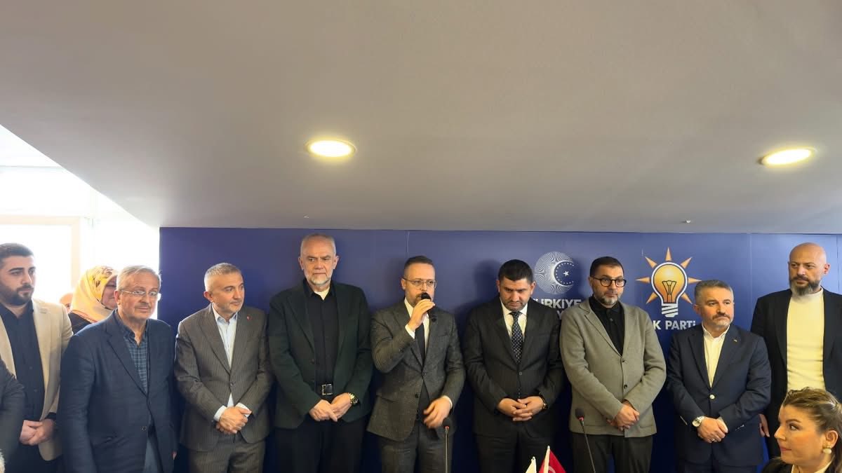 AK Parti Çekmeköy Teşkilatı İlçe Başkanlığında Bayramlaştı